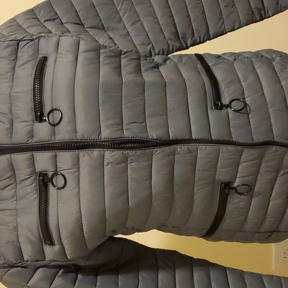 Me Jane - Picture 2 of 5